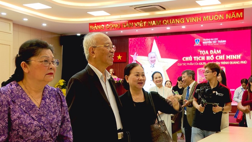 Tọa đàm về Chủ tịch Hồ Chí Minh truyền cảm hứng cho sinh viên Trường Đại học Nguyễn Tất Thành - Ảnh 4.