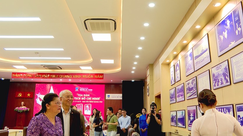 Tọa đàm về Chủ tịch Hồ Chí Minh truyền cảm hứng cho sinh viên Trường Đại học Nguyễn Tất Thành - Ảnh 5.
