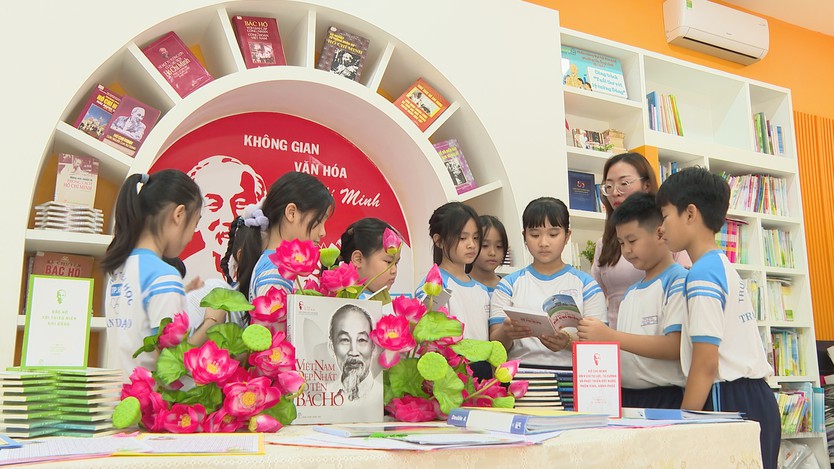 Kỷ niệm 136 năm Ngày sinh Chủ tịch Hồ Chí Minh: Khắc ghi công lao vĩ đại, vững bước trong Kỷ nguyên mới - Ảnh 6.