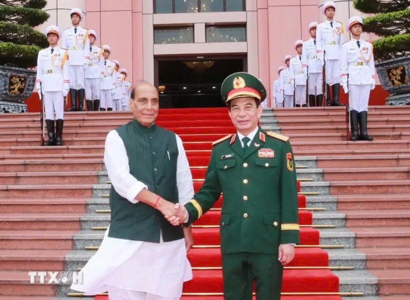 Bộ trưởng Bộ Quốc phòng Ấn Độ Rajnath Singth thăm chính thức Việt Nam - Ảnh 1.
