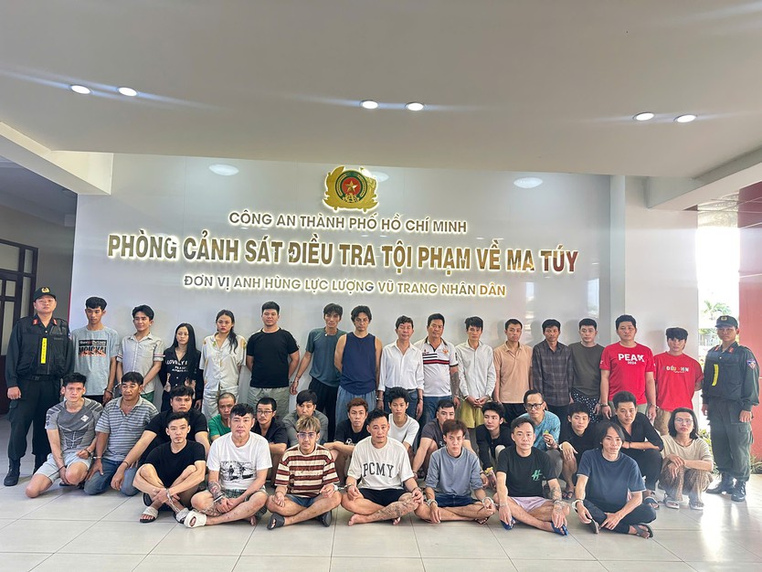 Khởi tố, tạm giam ca sĩ Long Nhật, ca sĩ Sơn Ngọc Minh cùng 69 đối tượng vì liên quan ma túy- Ảnh 1.