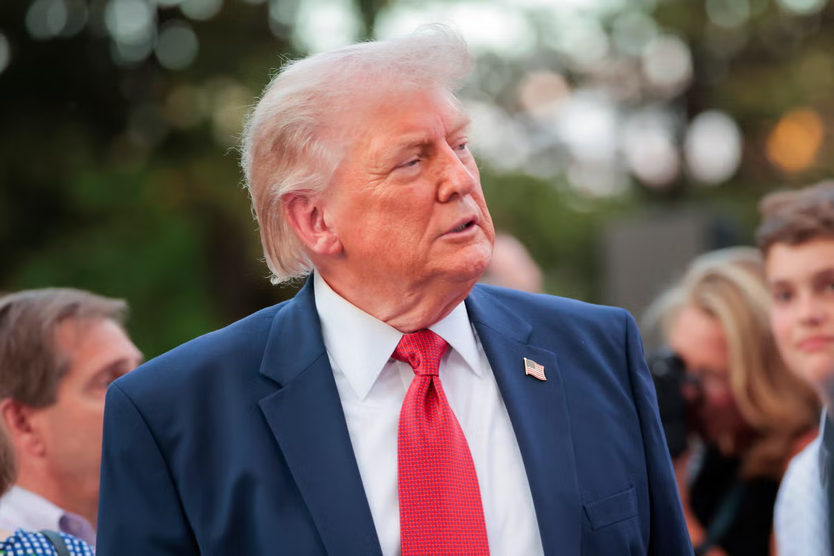 Thượng viện Mỹ thông qua dự luật hạn chế quyền lực của ông Trump trong cuộc chiến với Iran - Ảnh 2.