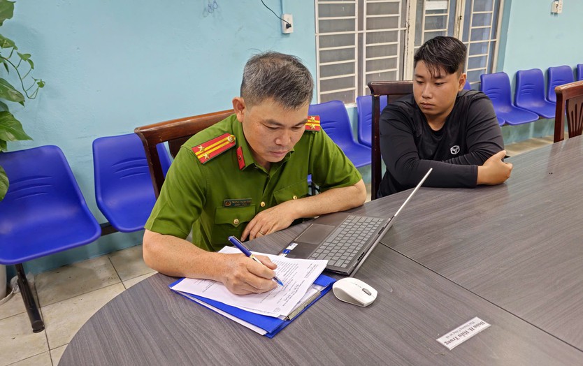 Công an TP. Hồ Chí Minh xử lý vụ hai thanh niên đánh nhau trên đường Phạm Hùng - Ảnh 2.
