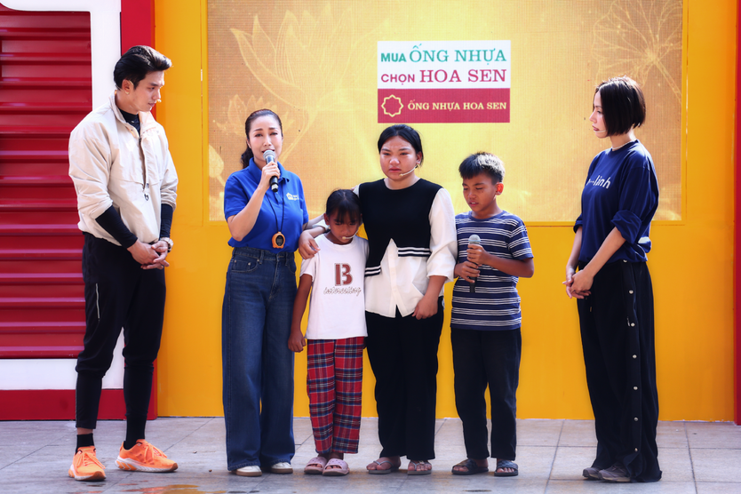 Mái ấm gia đình Việt: Cô bé 16 tuổi nghỉ học nuôi hai em sau biến cố mất cha mẹ - Ảnh 12.