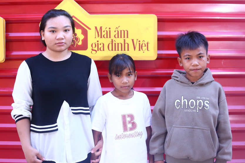 Mái ấm gia đình Việt: Cô bé 16 tuổi nghỉ học nuôi hai em sau biến cố mất cha mẹ - Ảnh 10.