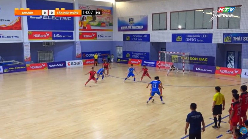 Sahako chiếm ngôi đầu sau vòng 3 giải Futsal vô địch quốc gia - Ảnh 2.