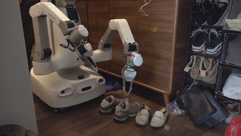Trung Quốc: Thử nghiệm robot giúp việc nhà thông qua ứng dụng - Ảnh 1.