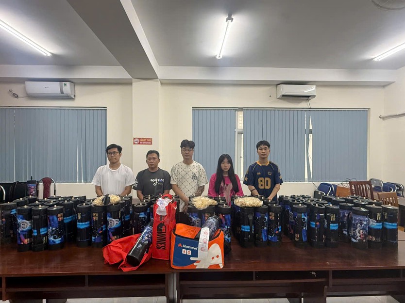 Triệt phá đường dây buôn bán khí cười N2O quy mô lớn: Khởi tố, bắt tạm giam 05 bị can - Ảnh 1.