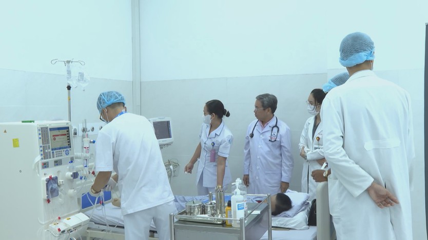 Đưa kỹ thuật chạy thận nhân tạo ra Côn Đảo: Bước tiến quan trọng của y tế biển đảo - Ảnh 3.