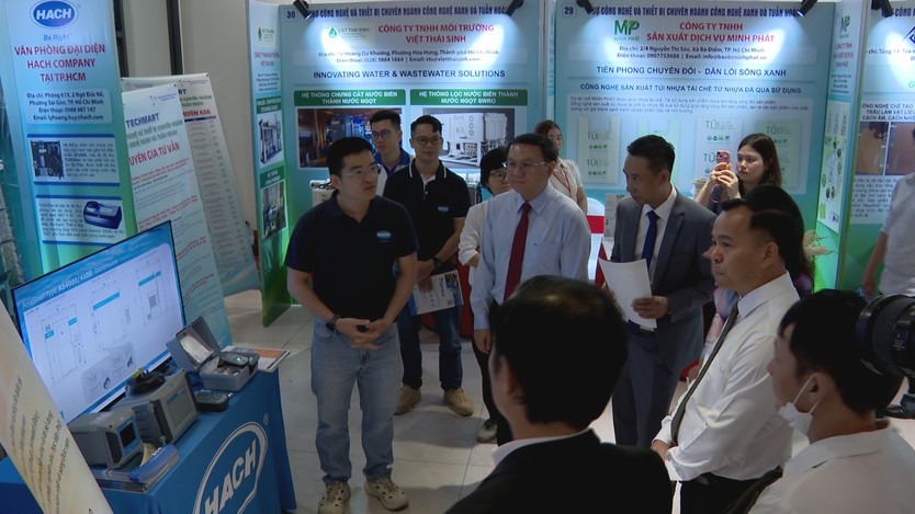 TP. Hồ Chí Minh quyết tâm loại bỏ 100% điều kiện kinh doanh không cần thiết - Ảnh 4.