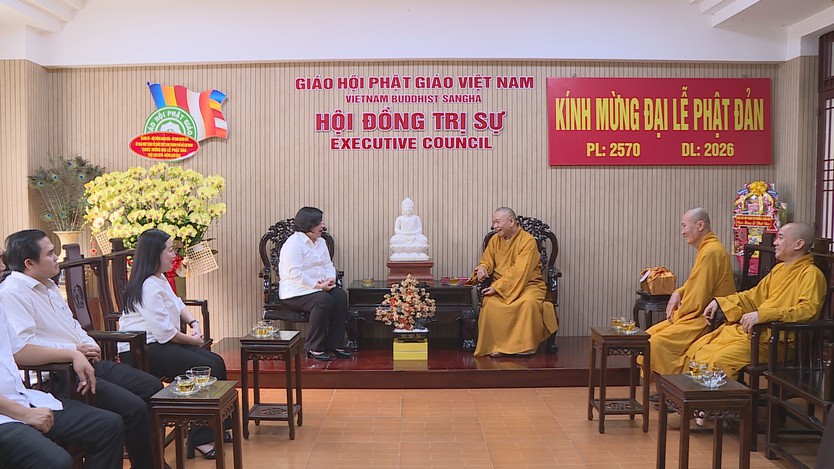 Lãnh đạo TP. Hồ Chí Minh thăm, chúc mừng Trung ương Giáo hội Phật giáo Việt Nam tại Thiền viện Quảng Đức - Ảnh 1.