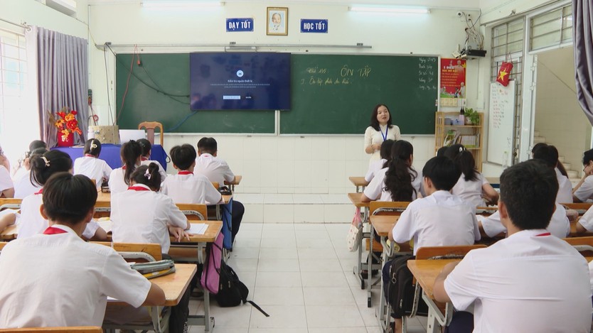 Đồng thuận với lộ trình bỏ thi lớp 10 công lập - Ảnh 3.