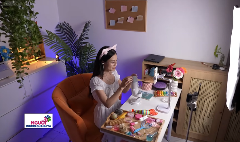 Người chung quanh ta: Nga Chan kể chuyện chữa lành từ ASMR - Ảnh 1.