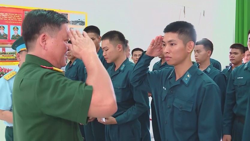 TP. Hồ Chí Minh: Tiếp lửa tinh thần đến các chiến sĩ mới- Ảnh 2.