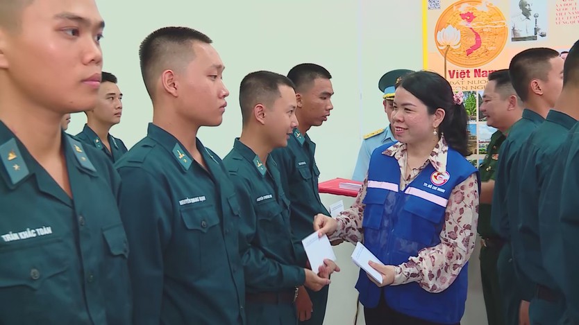 TP. Hồ Chí Minh: Tiếp lửa tinh thần đến các chiến sĩ mới- Ảnh 3.