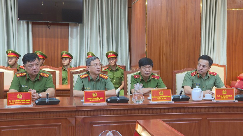 TP. Hồ Chí Minh biểu dương các đơn vị xuất sắc trong đấu tranh phòng, chống tội phạm - Ảnh 2.