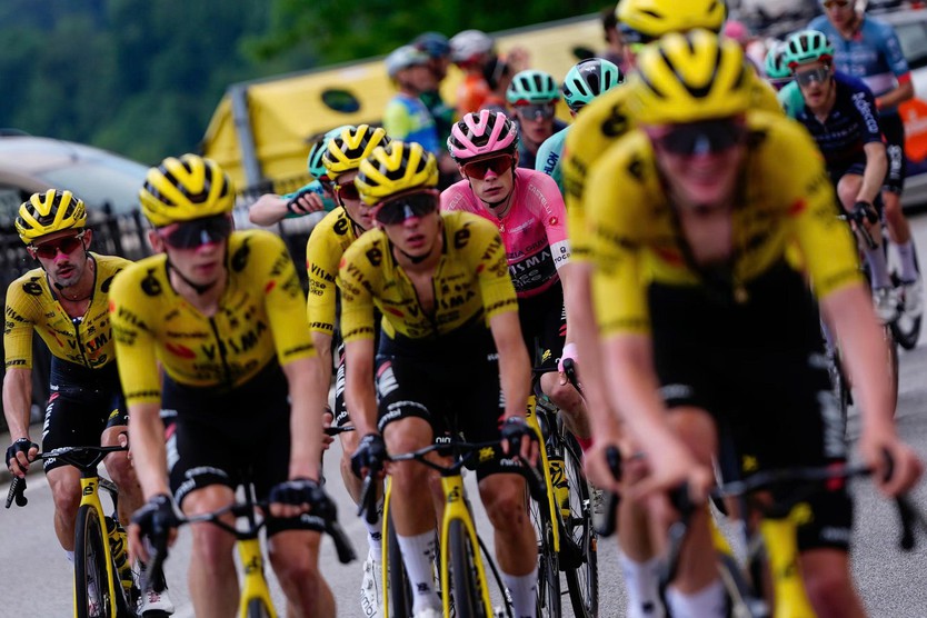 Chặng 17 Giro d’Italia: Valgren thắng kịch tính - Ảnh 2.
