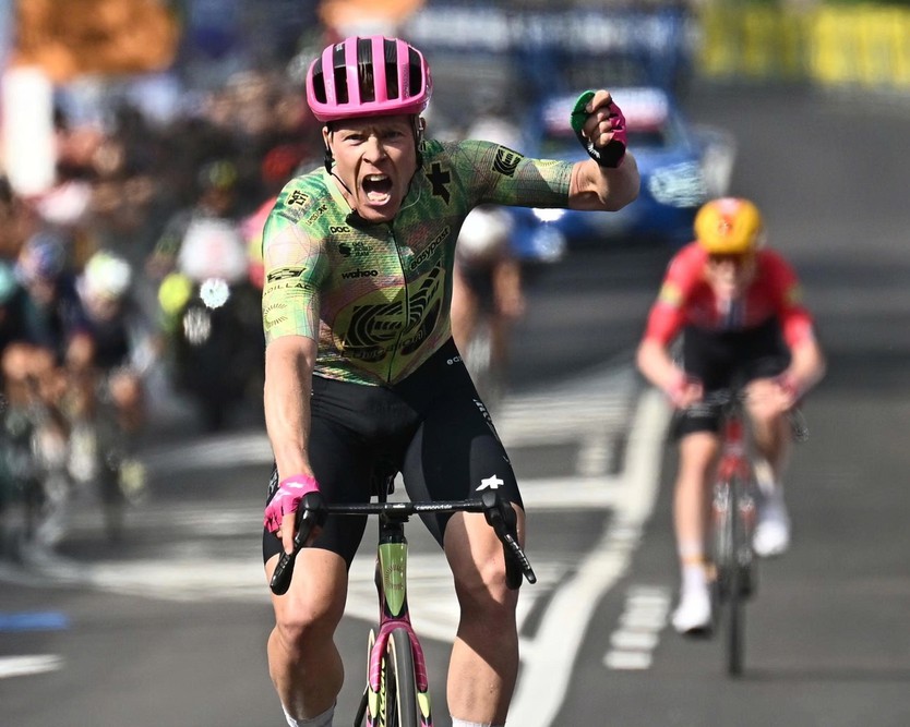 Chặng 17 Giro d’Italia: Valgren thắng kịch tính - Ảnh 1.