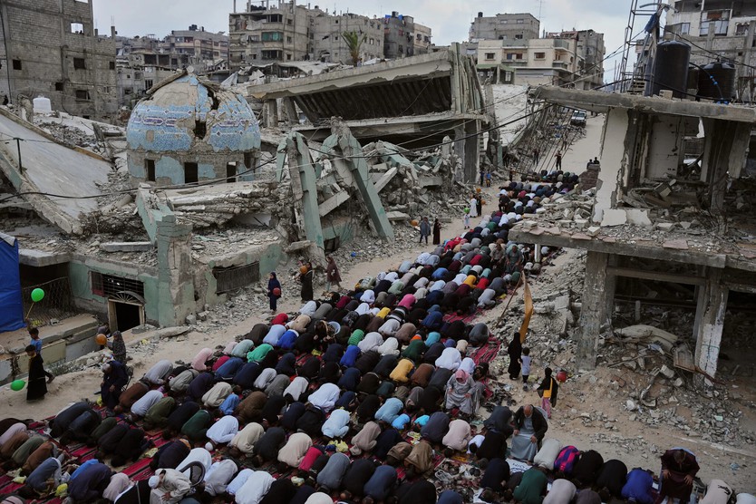Israel tấn công Gaza trong ngày lễ lớn mà không đưa ra cảnh báo trước - Ảnh 1.