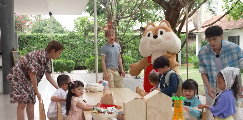 Anh trai và Cái đuôi nhỏ: Ngày đầu "vỡ trận" của các anh trai khi chăm em bé - Ảnh 18.
