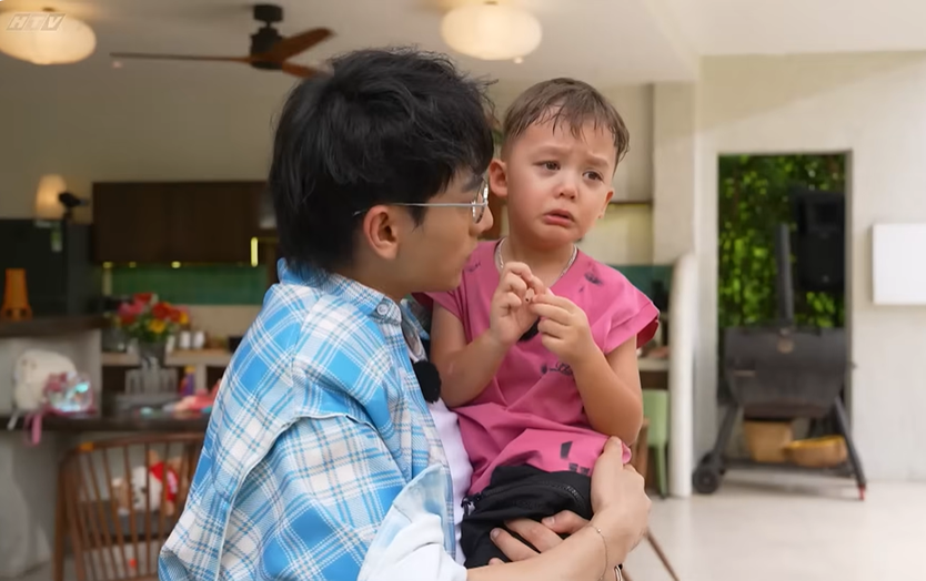 Anh trai và Cái đuôi nhỏ: Ngày đầu "vỡ trận" của các anh trai khi chăm em bé - Ảnh 24.