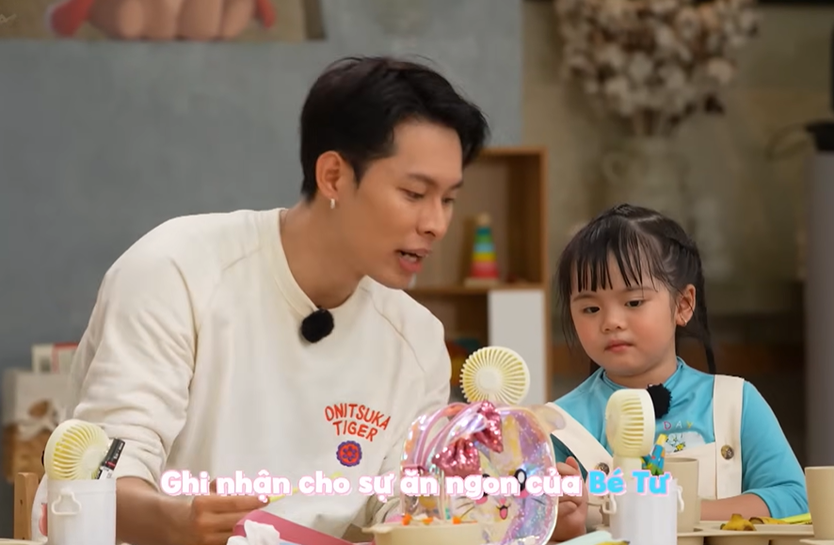 Anh trai và Cái đuôi nhỏ: Ngày đầu "vỡ trận" của các anh trai khi chăm em bé - Ảnh 23.