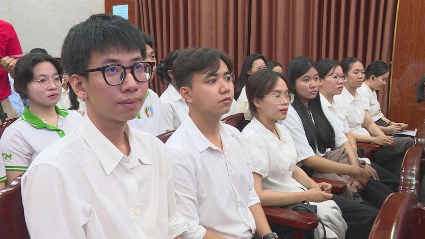 Phát động cuộc thi vẽ tranh kết hợp trồng 1.000 cây xanh bảo vệ môi trường - Ảnh 3.