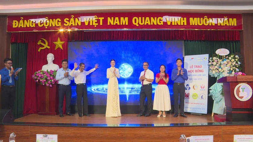 Phát động cuộc thi vẽ tranh kết hợp trồng 1.000 cây xanh bảo vệ môi trường - Ảnh 5.