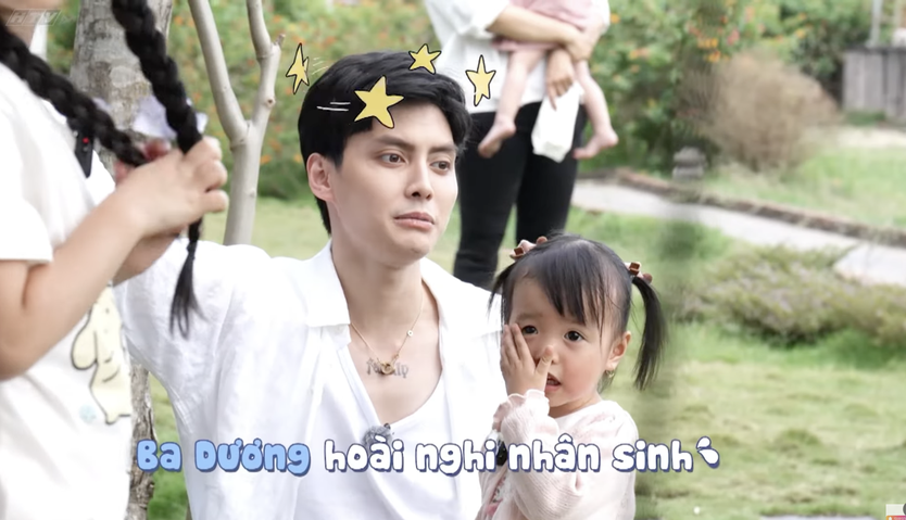 Tuấn Dương "cạn lời" khi con gái Nami sẵn sàng gọi người lạ là ba để đổi lấy đồ chơi - Ảnh 2.