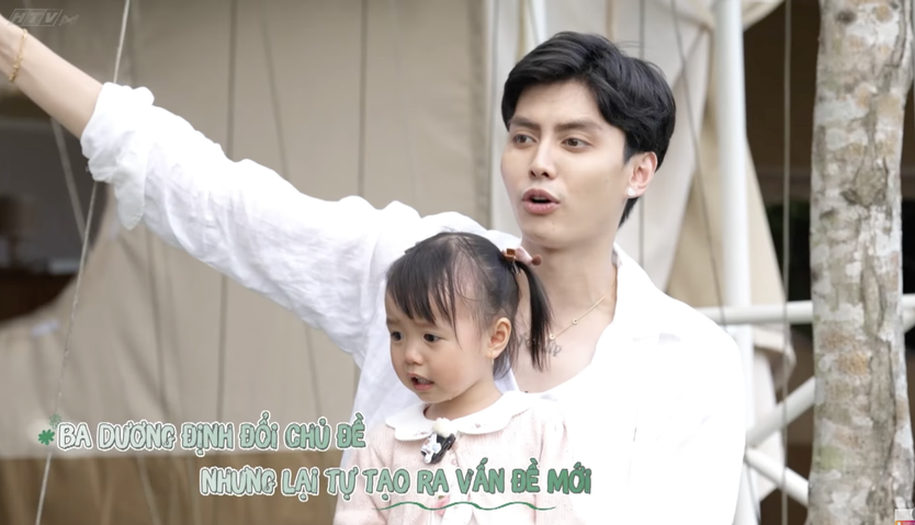 Tuấn Dương "cạn lời" khi con gái Nami sẵn sàng gọi người lạ là ba để đổi lấy đồ chơi - Ảnh 1.