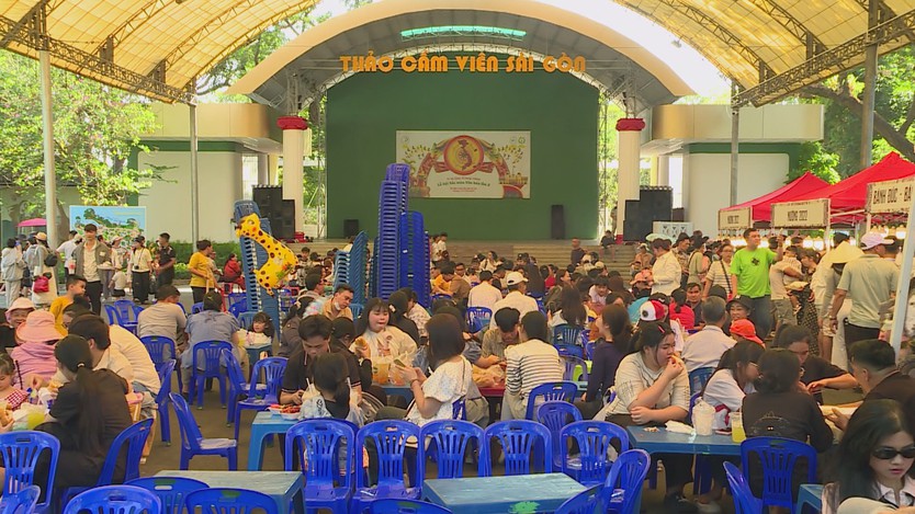 Các điểm vui chơi tại TP. Hồ Chí Minh đón lượng khách lớn trong kỳ nghỉ lễ- Ảnh 6.