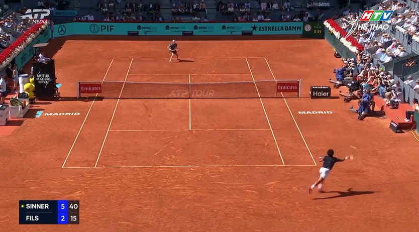 Jannik Sinner và Alexander Zverev vào chung kết Madrid Open - Ảnh 2.