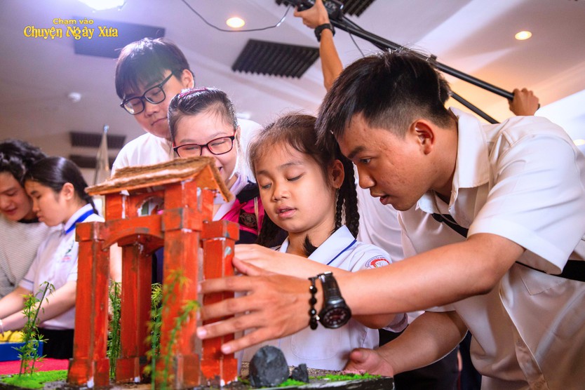 Lần đầu tiên, HTV ra mắt 5 tập “Chuyện Ngày Xưa” phiên bản nâng cấp dành riêng cho các em khiếm thị - Ảnh 12.