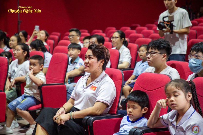 Lần đầu tiên, HTV ra mắt 5 tập “Chuyện Ngày Xưa” phiên bản nâng cấp dành riêng cho các em khiếm thị - Ảnh 14.