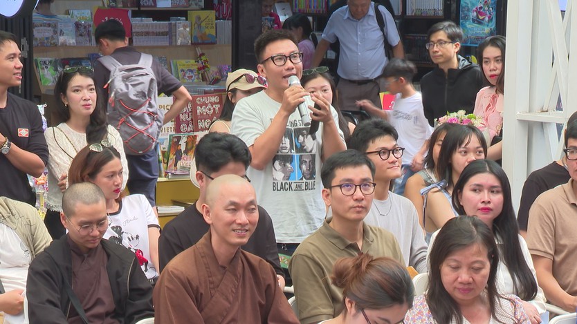 "Bám váy mẹ": Khi yêu thương trở thành nơi để trở về - Ảnh 4.