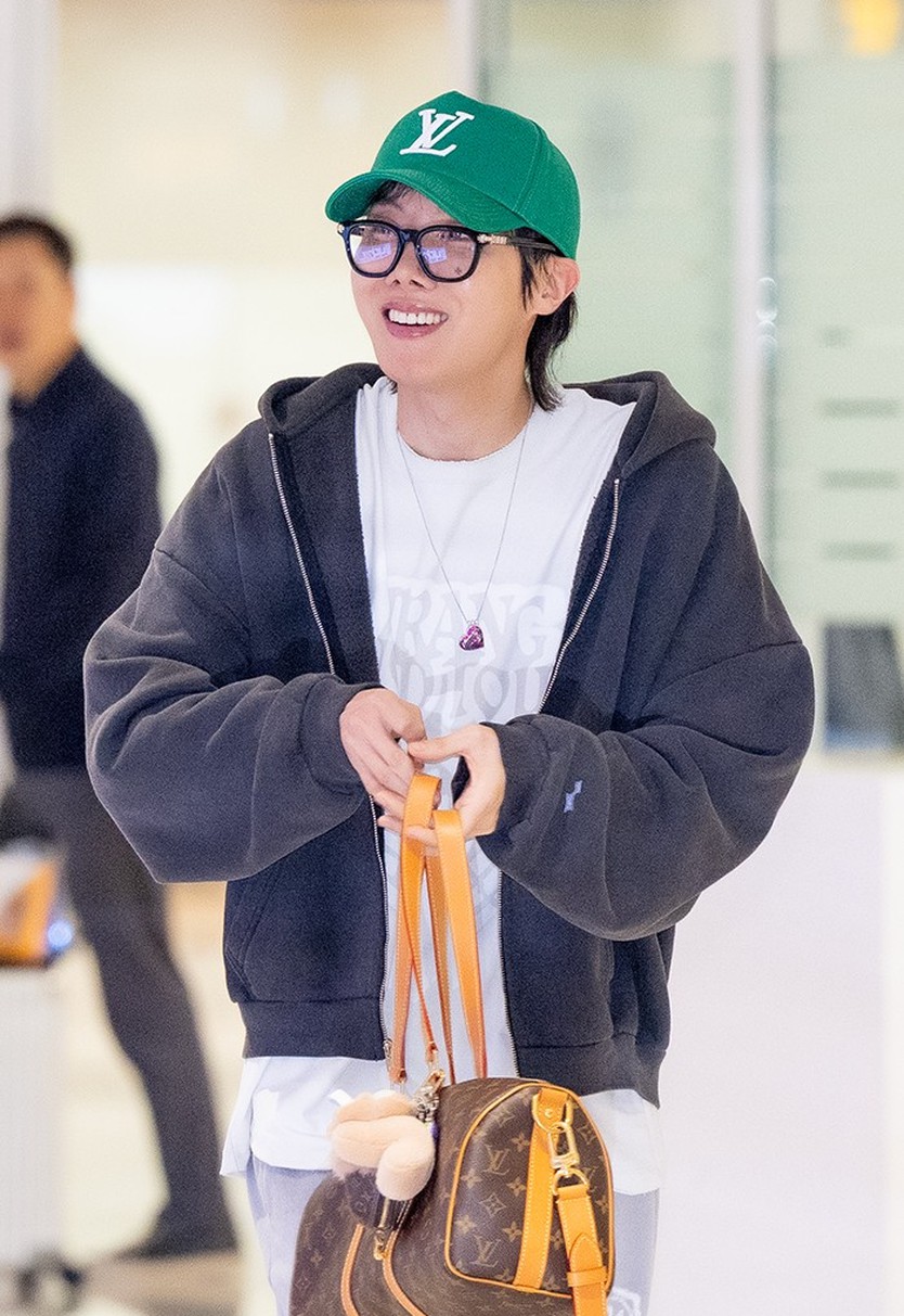 BTS trở về Hàn Quốc sau chuyến lưu diễn Bắc Mỹ - Ảnh 9.