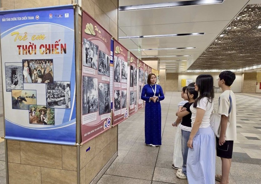 Triển lãm 'Trẻ em thời chiến' lần đầu được tổ chức tại ga metro số 1 TP. Hồ Chí Minh - Ảnh 1.