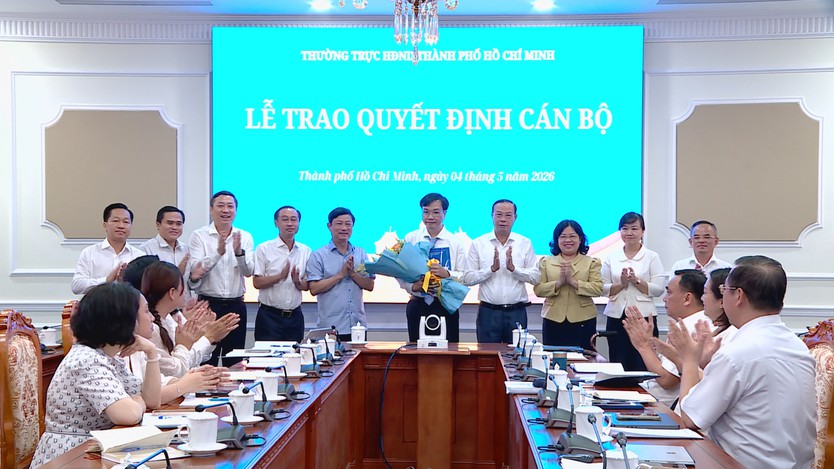 Công bố quyết định bổ nhiệm Phó Chánh Văn phòng Đoàn đại biểu Quốc hội và HĐND TP. Hồ Chí Minh - Ảnh 1.