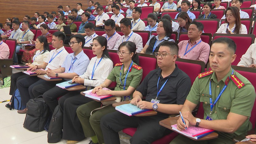Chương trình tập huấn, bồi dưỡng nâng cao kiến thức, kỹ năng cho cán bộ phụ trách công tác tham mưu chuyển đổi số, công nghệ thông tin - Ảnh 3.