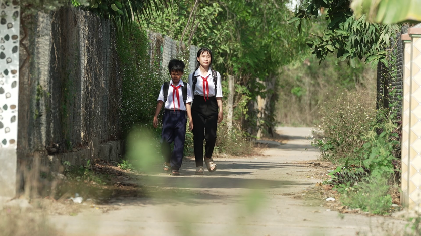 Mái ấm gia đình Việt: Người mẹ gần mất thị lực gồng gánh nuôi con - Ảnh 7.