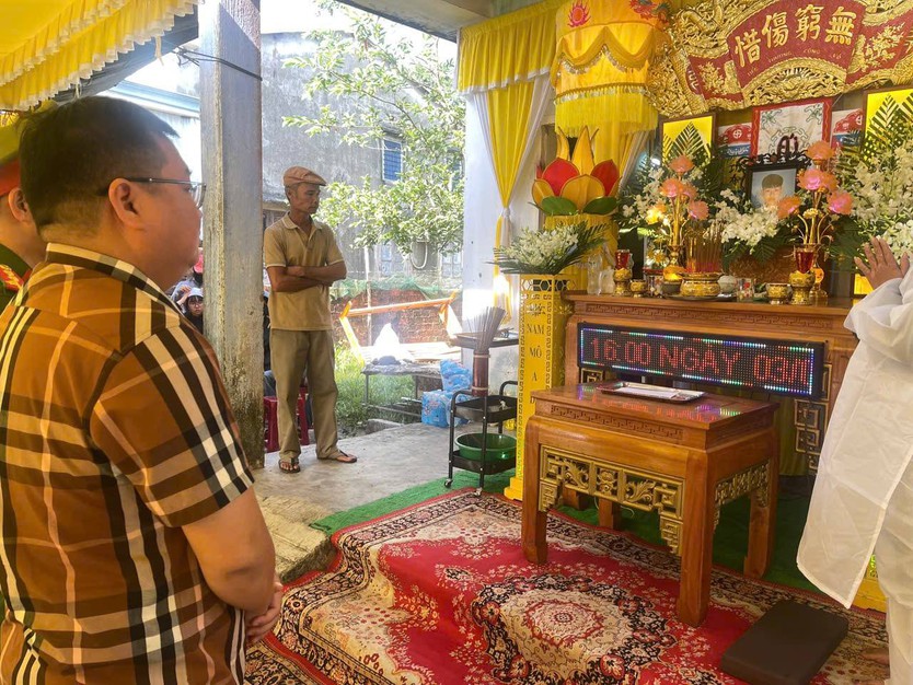 Khởi tố lái xe vụ cháy xe ô tô làm 2 người chết tại Đà Nẵng - Ảnh 2.