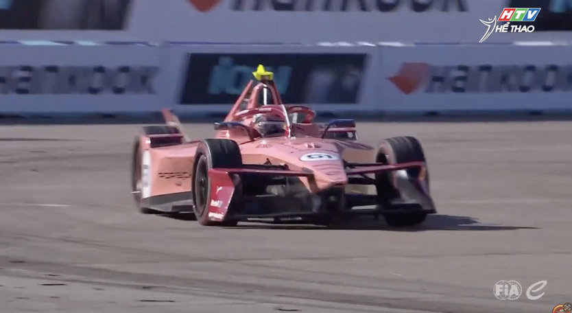 Nico Mueller thắng chặng Formula E đầu tiên - Ảnh 1.