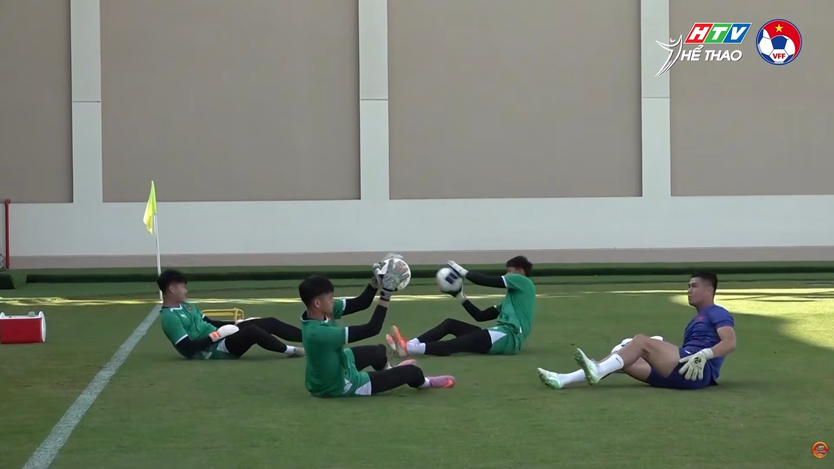 U17 Việt Nam chuẩn bị cho trận ra quân VCK U17 Châu Á - Ảnh 3.