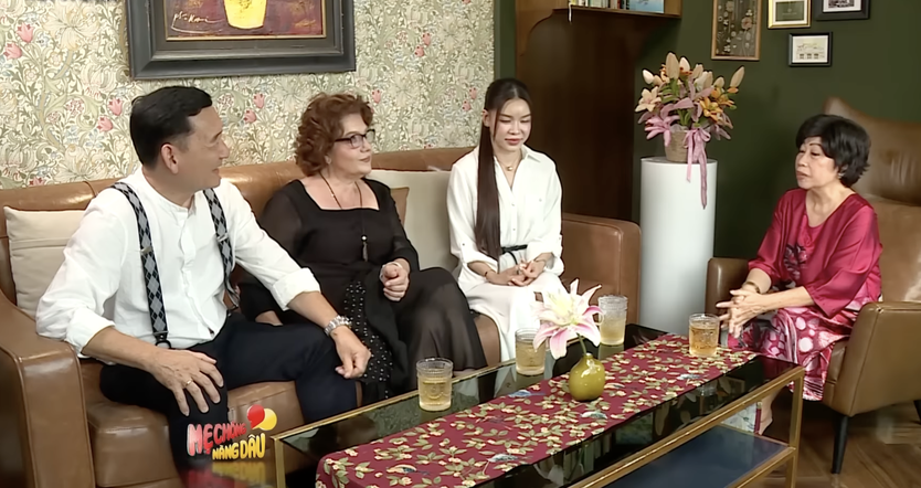 Vợ thủ môn Đặng Văn Lâm khiến ba mẹ chồng người Nga nể phục - Ảnh 1.