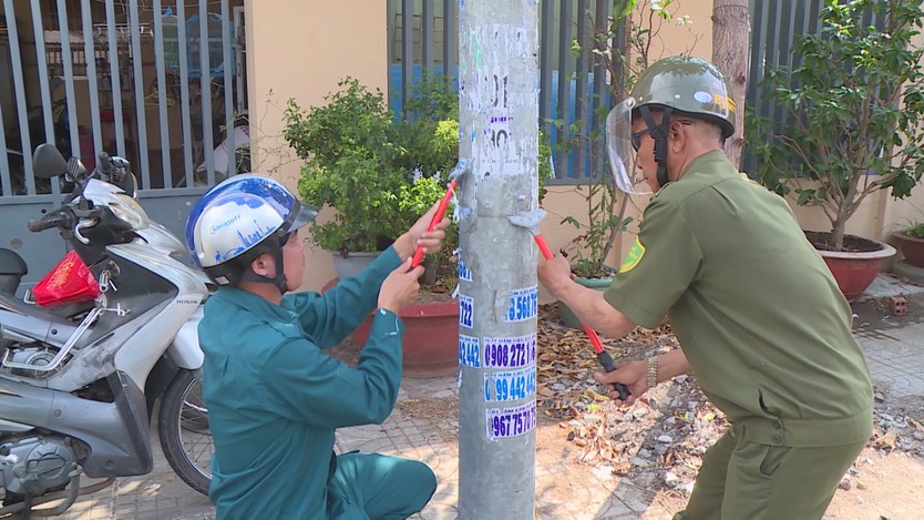 Phường Bà Rịa ra quân “làm sạch” quảng cáo bẩn, siết chặt trật tự mỹ quan đô thị- Ảnh 3.