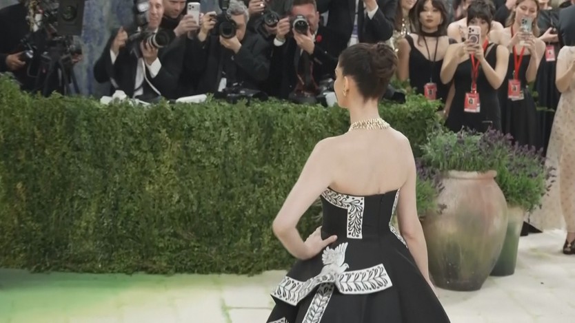 Met Gala 2026: Dàn sao hóa thân thành các tác phẩm nghệ thuật - Ảnh 3.