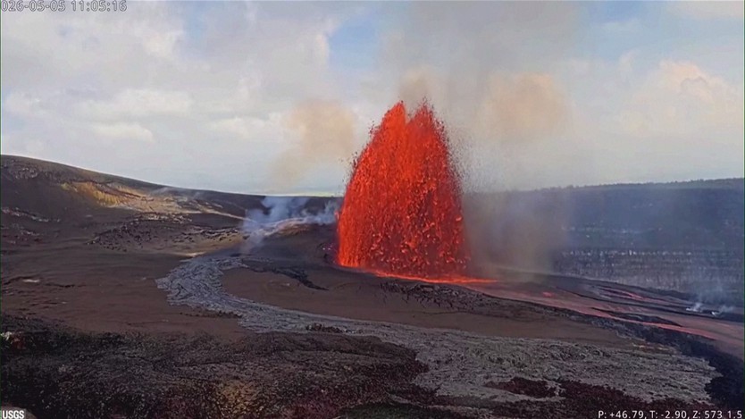 Núi lửa Kilauea tiếp tục phun dung nham - Ảnh 1.