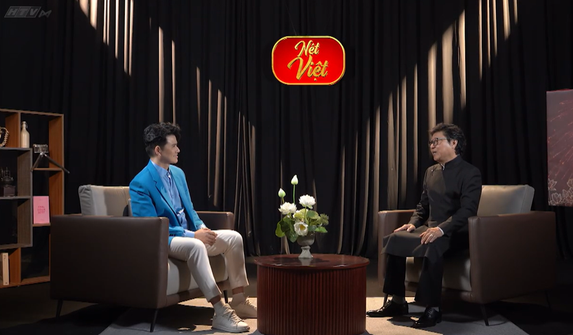 Nét Việt: Nhà thiết kế Sĩ Hoàng - Người giữ hồn áo dài giữa nhịp sống hiện đại- Ảnh 2.