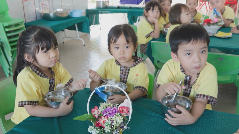 Tăng cường kiểm tra các bếp ăn trường học để bảo vệ sức khỏe học sinh tại TP. Hồ Chí Minh - Ảnh 11.