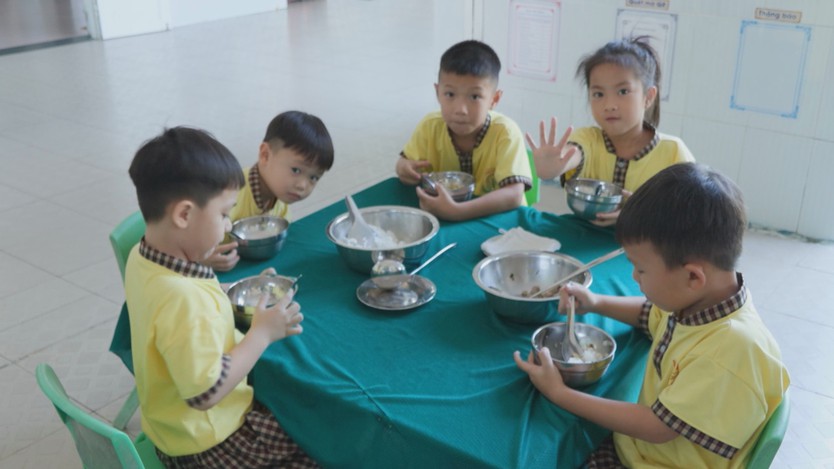 Tăng cường kiểm tra các bếp ăn trường học để bảo vệ sức khỏe học sinh tại TP. Hồ Chí Minh - Ảnh 7.